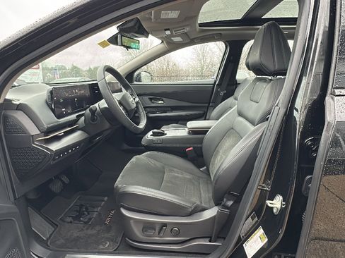 Used 2024 Nissan Ariya AWD image 13