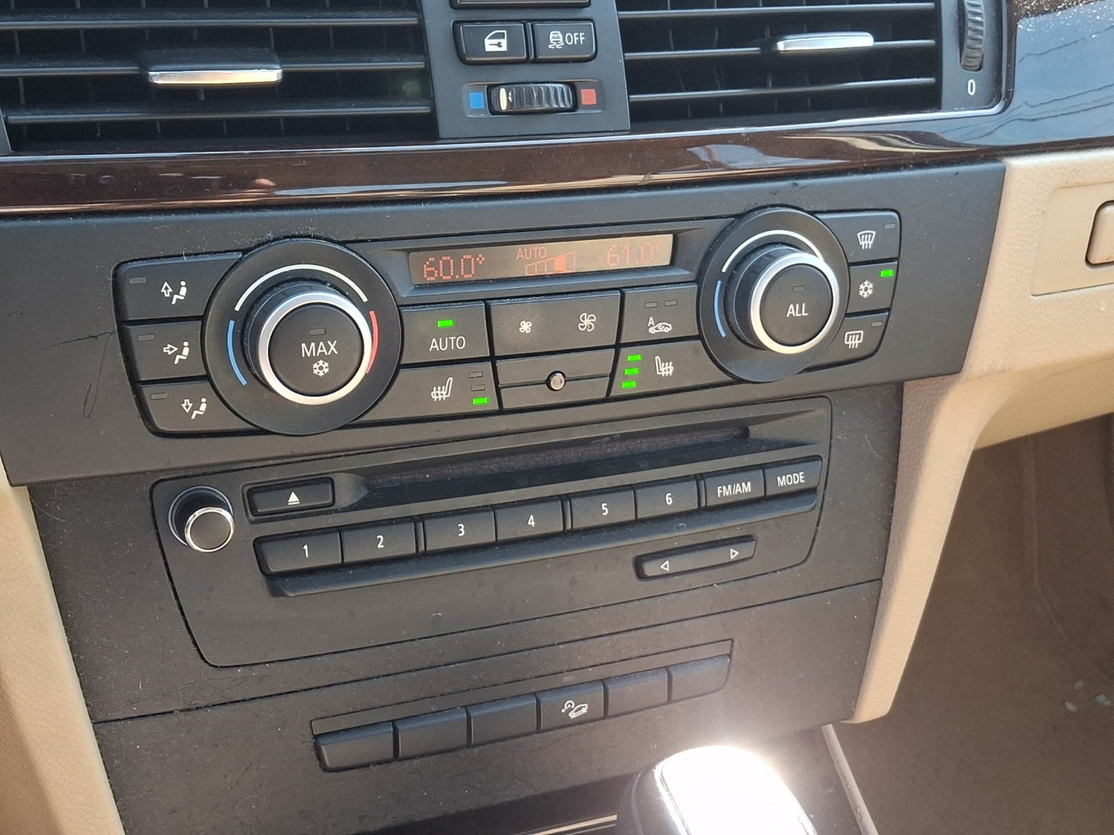 Used 2011 BMW 335i xDrive Sedan AWD/4WD image 15