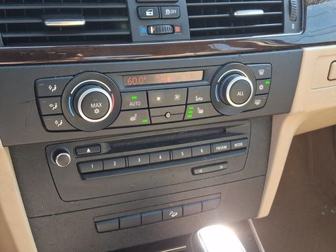 Used 2011 BMW 335i xDrive Sedan AWD/4WD image 15