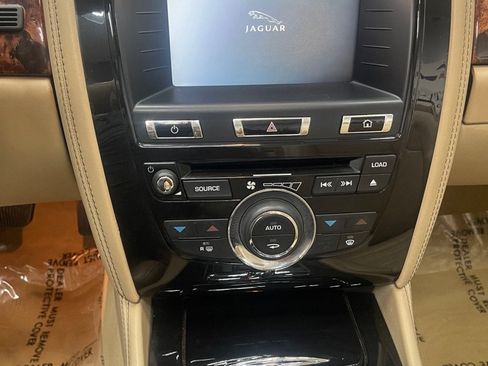 Used 2013 Jaguar XK Convertible RWD image 33