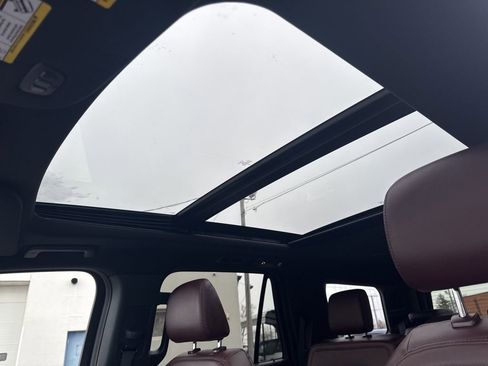 Used 2023 Ford Expedition Limited image 28