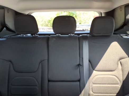 Used 2020 Jeep Renegade Latitude w/ Popular Equipment Group FWD image 15
