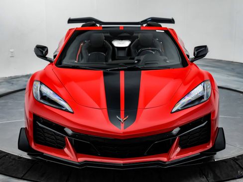 Used 2025 Chevrolet Corvette Z06 w/ Z07 Performance Package image 35