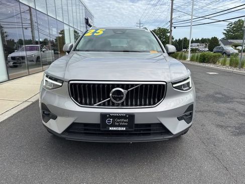 Certified 2025 Volvo XC40 B5 Plus AWD/4WD image 7