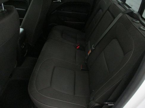 Used 2022 Chevrolet Colorado LT w/ LT Convenience Package image 10