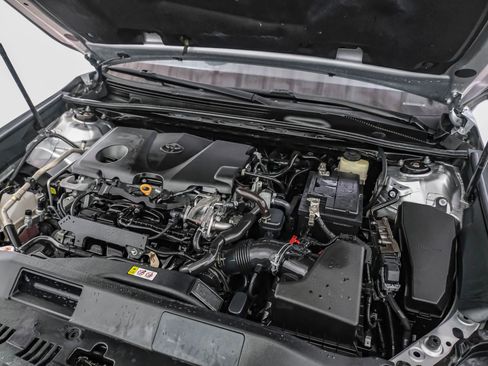 Used 2018 Toyota Camry SE FWD image 41