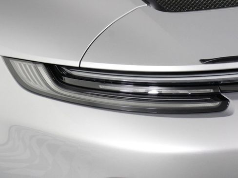 Certified 2024 Porsche 911 GT3 RS RWD image 19