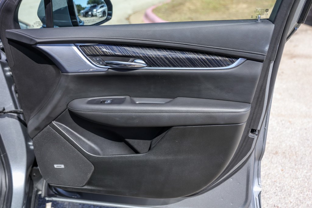 Used 2025 Cadillac XT6 Premium Luxury FWD image 31