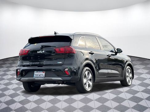 Used 2022 Kia Niro LX image 8