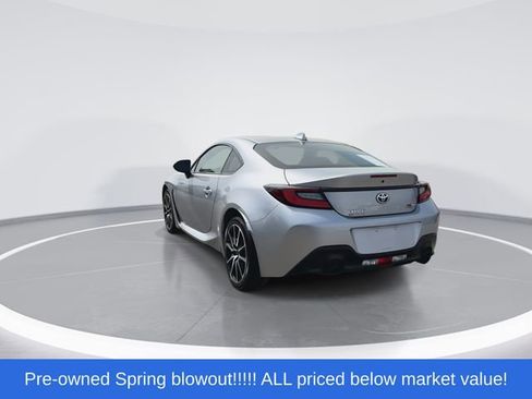Used 2024 Toyota GR86 RWD image 6