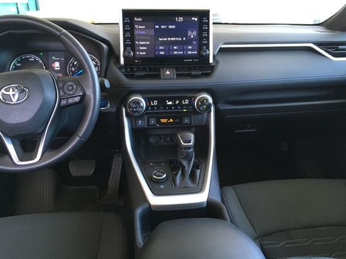 Used 2022 Toyota RAV4 SE w/ Convenience Package AWD/4WD image 26