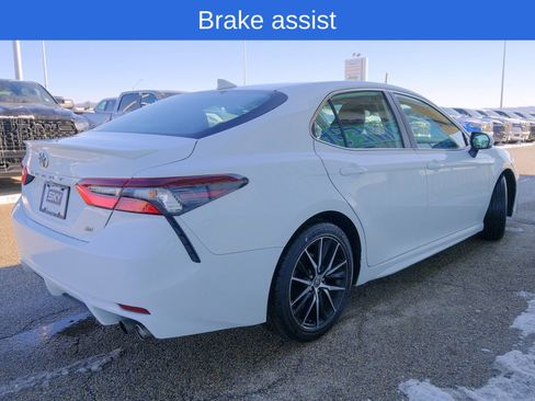 Used 2023 Toyota Camry SE image 8
