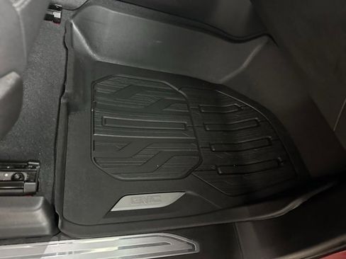 Certified 2023 GMC Sierra 1500 SLT image 22