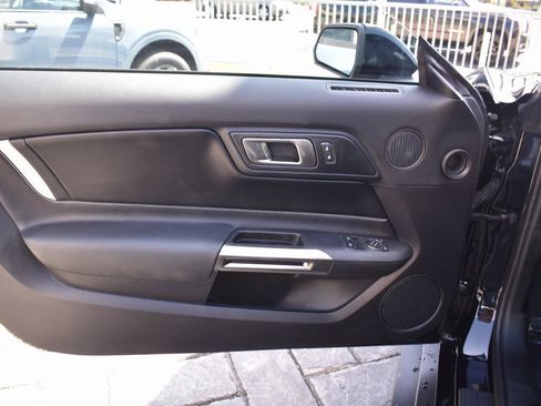 Used 2020 Ford Mustang Shelby GT500 w/ Carbon Fiber Track Pack image 12