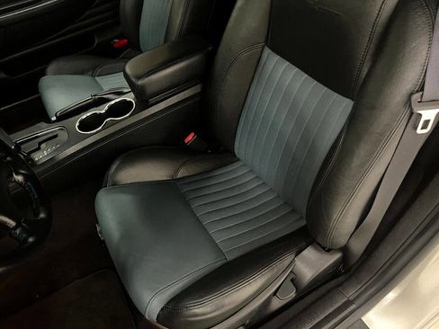 Used 2005 Ford Thunderbird Deluxe image 82