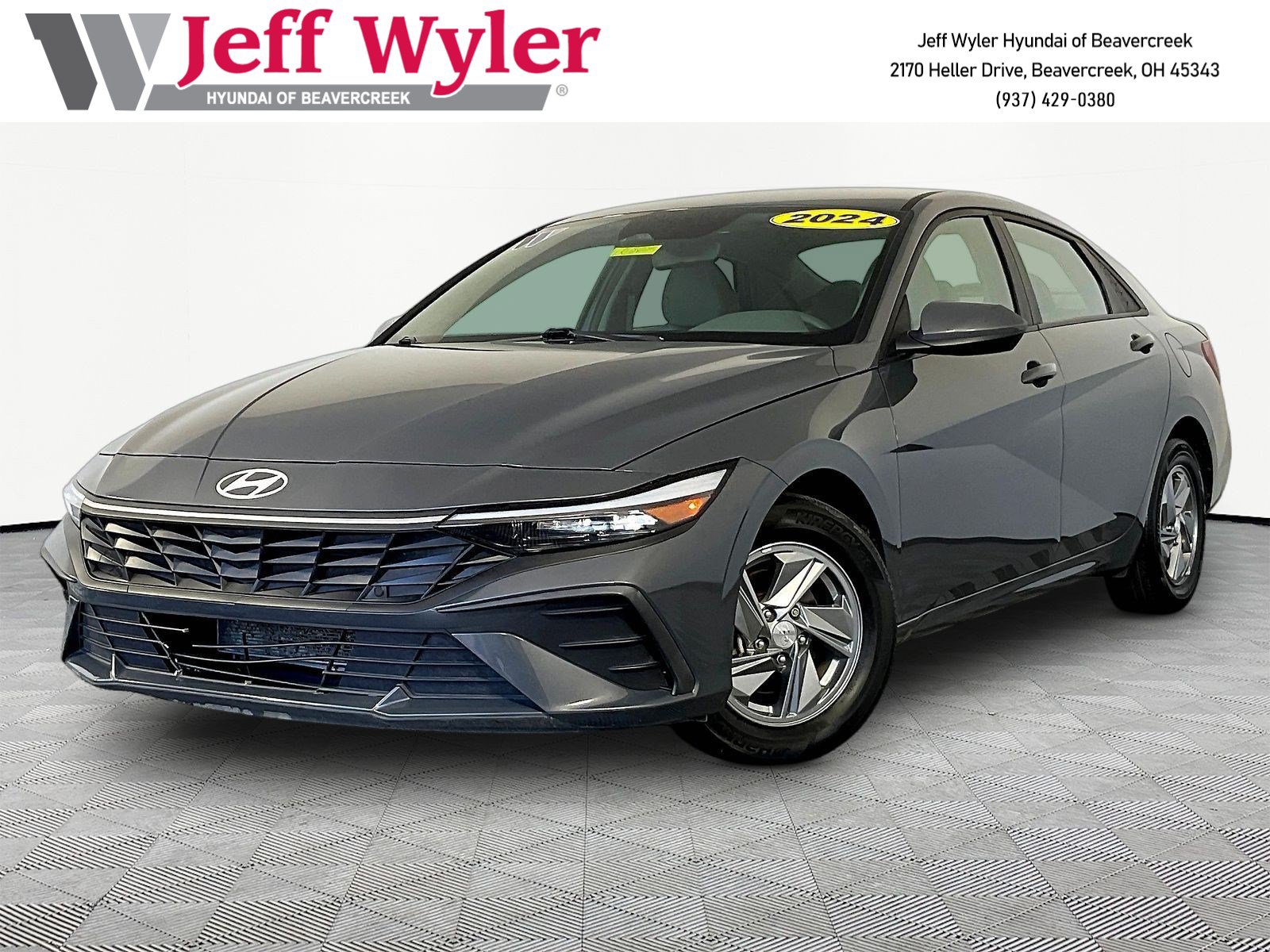 Used 2024 Hyundai Elantra SE FWD image 1