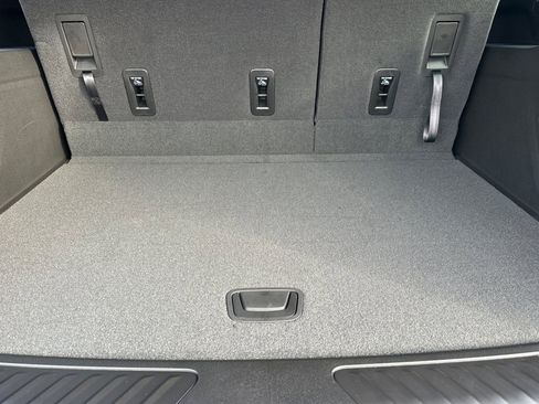 New 2026 Chevrolet Suburban LS RWD image 15