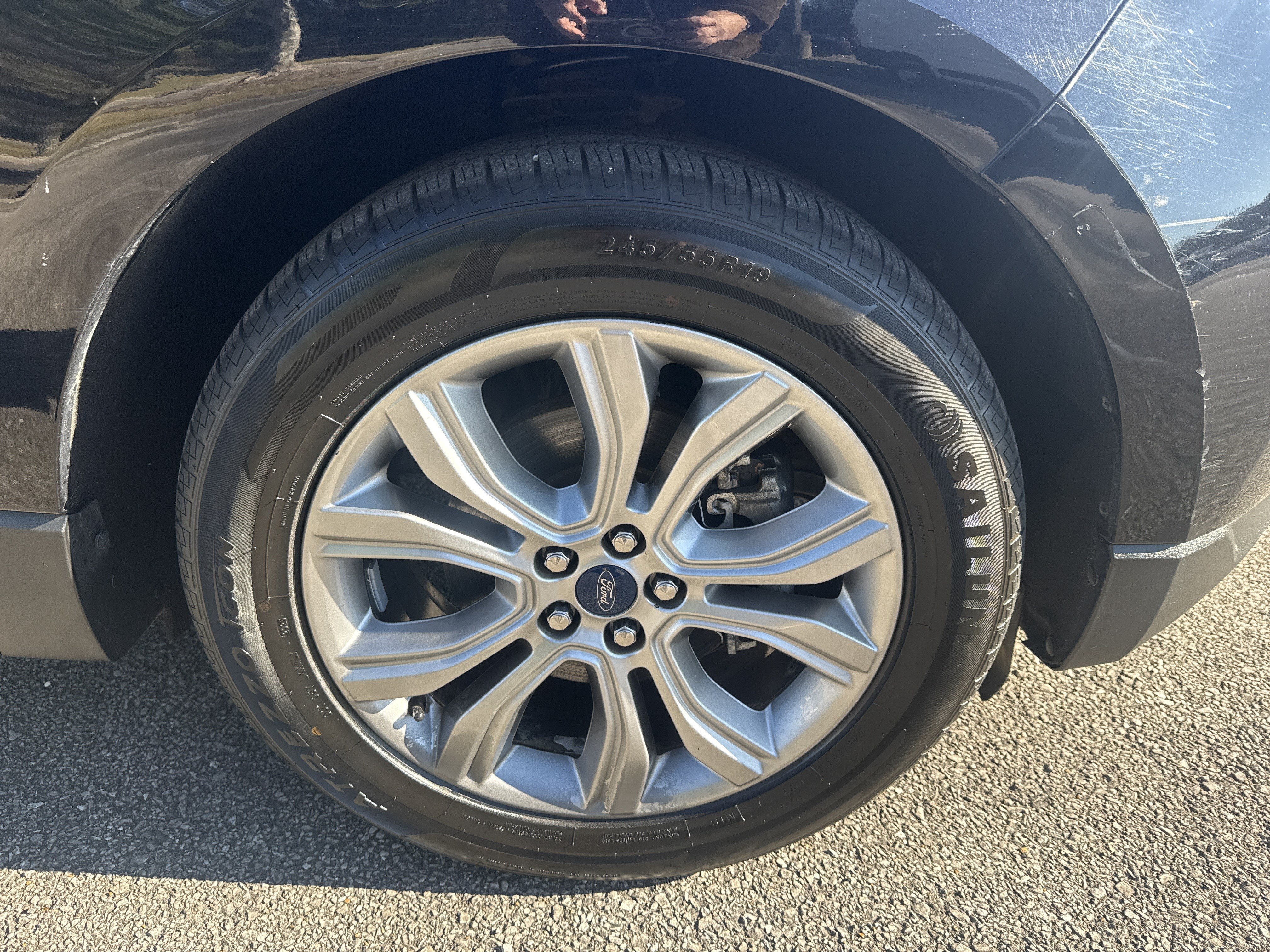 Used 2019 Ford Edge Titanium FWD image 12