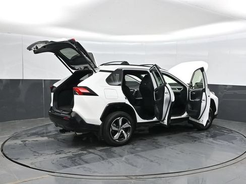 Used 2024 Toyota RAV4 SE w/ Weather & Moonroof Package AWD/4WD image 65