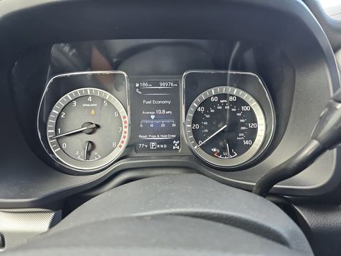 Used 2018 Nissan Titan PRO-4X w/ Pro-4x Convenience Package AWD/4WD image 16