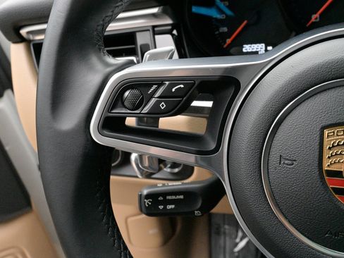 Used 2020 Porsche Macan image 26