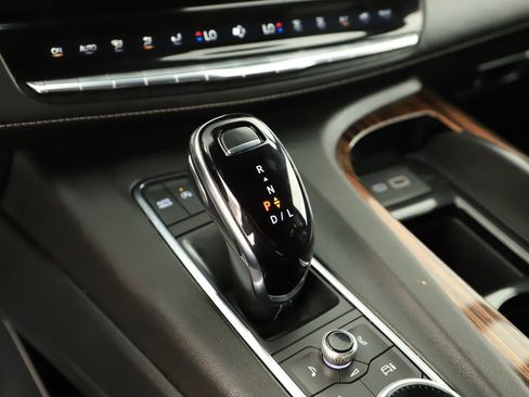 Used 2024 Cadillac Escalade Luxury AWD/4WD image 29