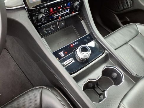 Used 2024 Jeep Grand Cherokee L Limited w/ Luxury Tech Group II image 30