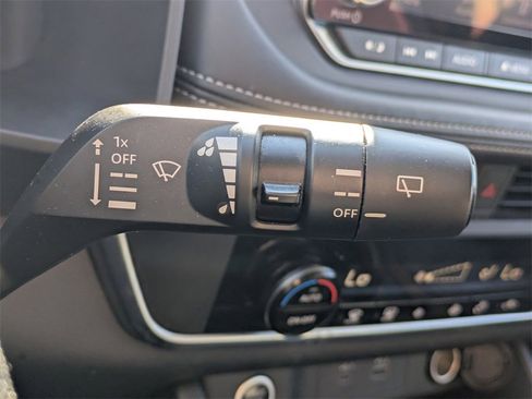 Used 2023 Nissan Rogue SV image 27