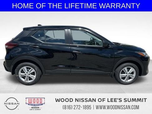 New 2025 Nissan Kicks Play S image 8