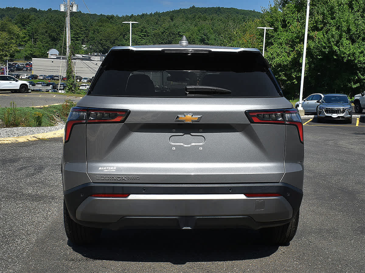 Used 2026 Chevrolet Equinox LT AWD/4WD image 7