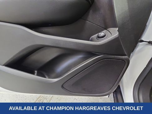Used 2024 GMC Terrain SLT AWD/4WD image 32