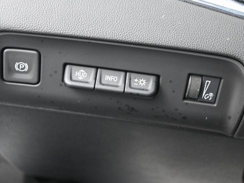 Used 2024 Buick Enclave Premium image 27