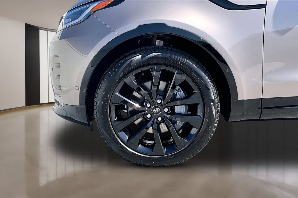 New 2026 Land Rover Discovery Dynamic SE AWD/4WD image 14