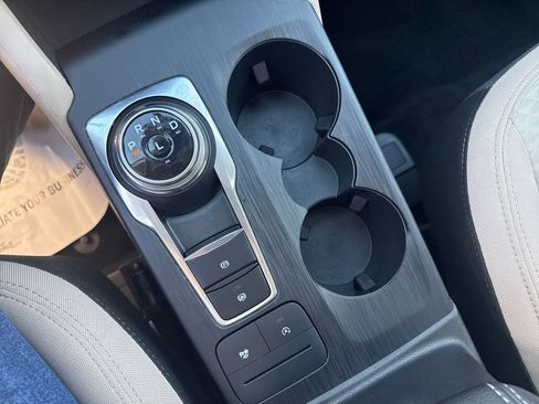 Used 2022 Ford Escape SE w/ Convenience Package image 42