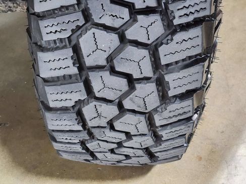 Used 2015 Toyota Tacoma 4x4 Double Cab w/ TRD Off-Road Package image 31