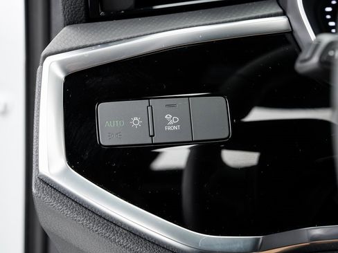 Certified 2025 Audi Q3 2.0T Premium Plus w/ Premium Plus Package image 10