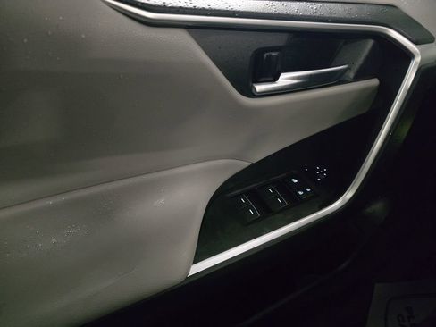 Used 2025 Toyota RAV4 XLE Premium image 23