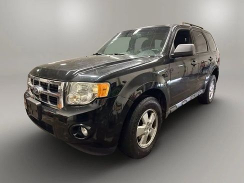 Used 2011 Ford Escape XLT image 1