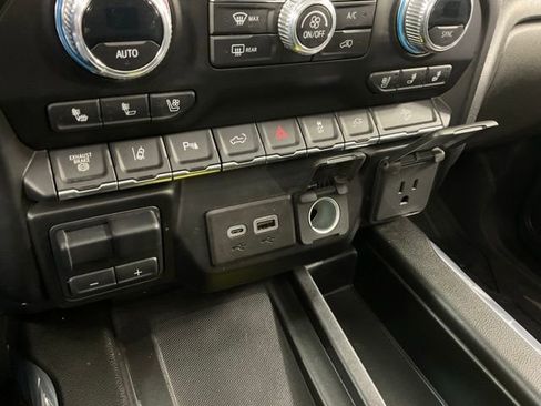 Used 2023 GMC Sierra 2500 Denali w/ Denali Ultimate Package image 21