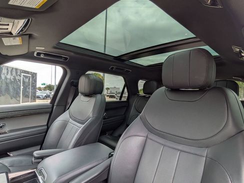 Used 2025 Land Rover Range Rover Sport SE image 19