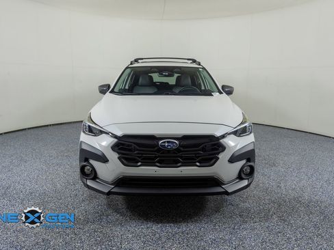 Used 2024 Subaru Crosstrek 2.5i Limited w/ Crosstrek Mirror Package image 2