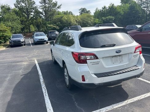 Used 2017 Subaru Outback 2.5i Premium AWD/4WD image 8