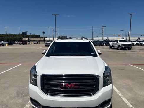 Used 2019 GMC Yukon XL SLT w/ Open Road Package AWD/4WD image 2
