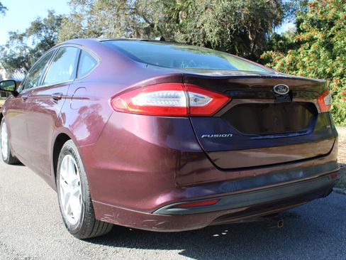 Used 2013 Ford Fusion SE image 5