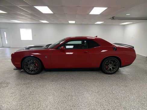 Used 2016 Dodge Challenger SRT Hellcat image 5