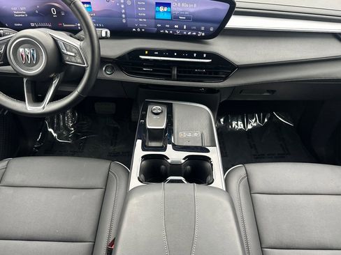 Used 2025 Buick Enclave Preferred image 15