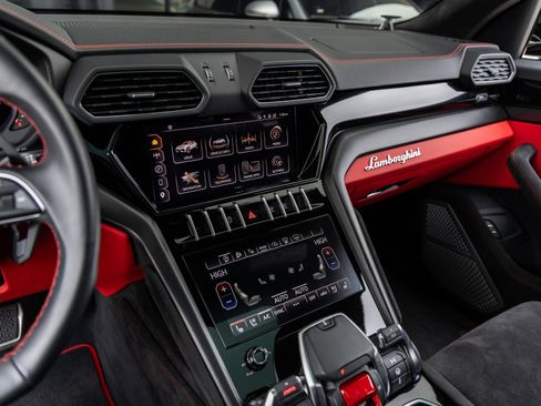 Used 2024 Lamborghini Urus S image 30