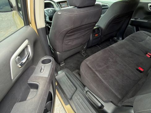 Used 2013 Nissan Pathfinder SV AWD/4WD image 11