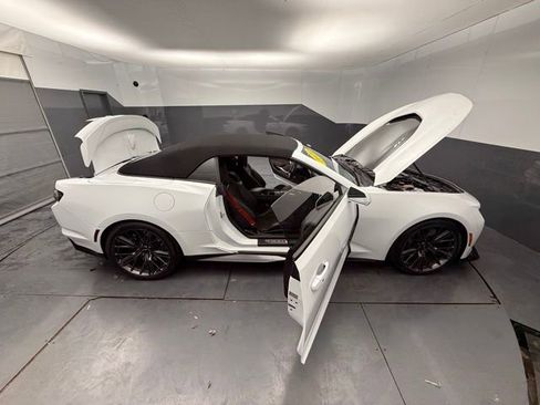 Used 2020 Chevrolet Camaro ZL1 image 29