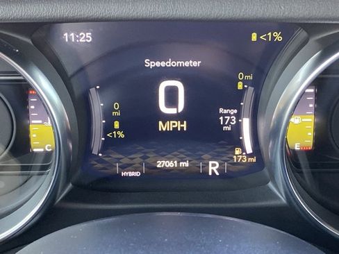 Used 2022 Jeep Wrangler Unlimited Sahara w/ Cold Weather Group image 17